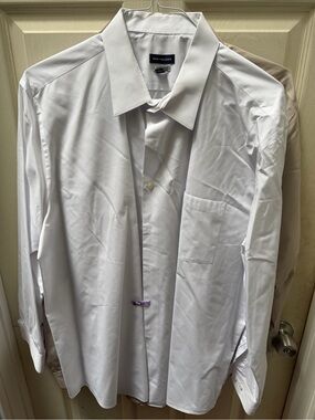 Van Heusen White Men's Dress Shirt with Chest Pocket